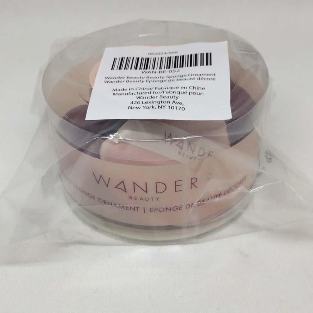 Wander Beauty‎ Sponge Ornament